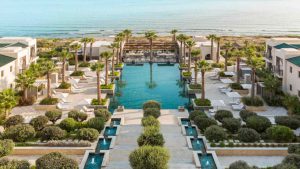 four-seasons-hotel-1-min